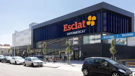 New Esclat Supermarket Boosts Badalona’s Gorg District