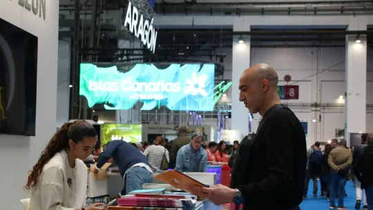 B-travel Fair Draws 25,000 Amidst Shift to Local Tourism