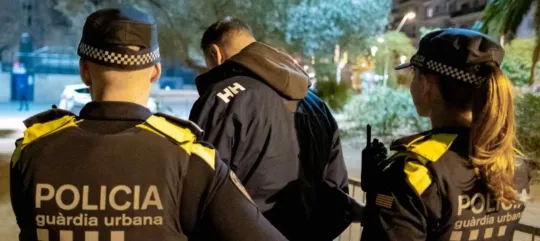 Four Arrested for Stealing Car Wheels in Nou Barris