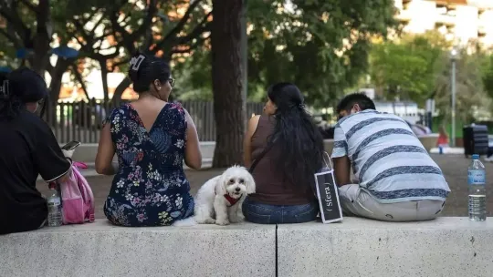L’Hospitalet Installs Awnings in Play Areas and Schools