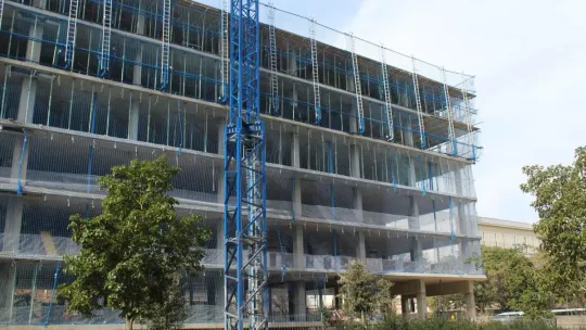 Land Scarcity Pushes Luxury Housing to Barcelona Outskirts