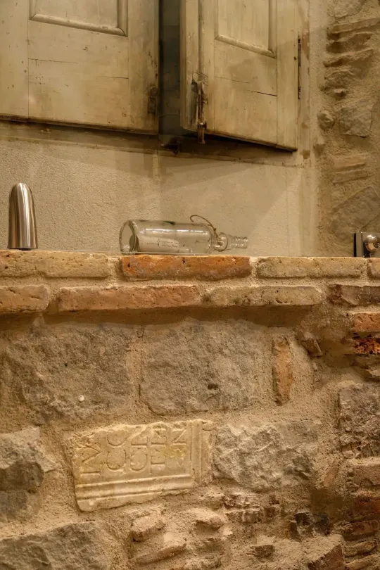 Secret Letter & Roman Ruins Found in Barcelona Hotel