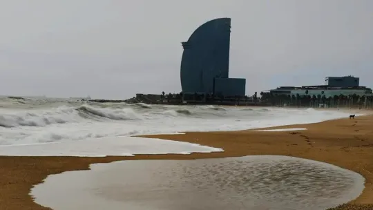 Barcelona on Alert: Rough Seas Trigger Emergency Plan