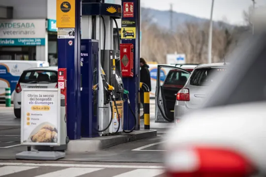 Fuel Prices in Barcelona Soar Due to Mideast Conflict