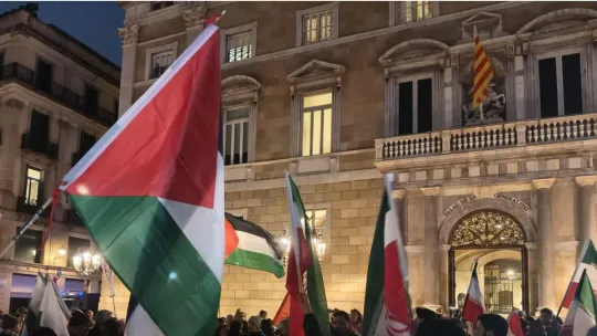 Iran Tensions: Spaniards Evacuated, Barcelona Protests US