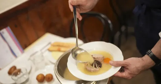 Veracruz Bar: a Catalan Classic in Brunch-heavy Eixample