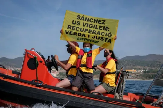 Greenpeace Activists Acquitted of Attacking Barcelona Police