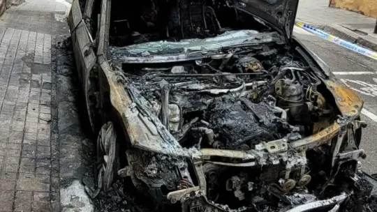 Car Engulfed in Flames in Barcelona’s Carmel District