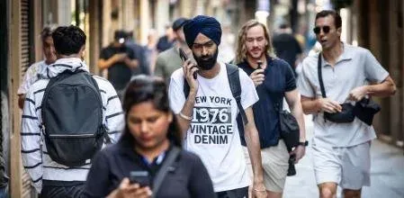 Catalonia’s Young Adults: 42% Born Abroad, New Data Shows