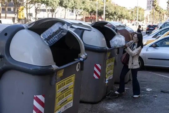 Barcelona Waste Tax Jumps 10% to Average €131 Annually