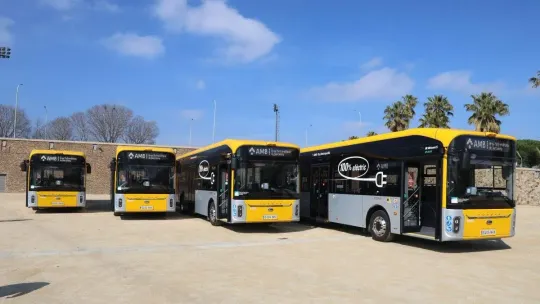 Barcelona Adds 14 Electric Buses to Metropolitan Fleet