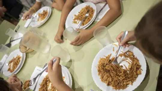 ERC Proposes 50% School Meal Subsidy for All in Barcelona