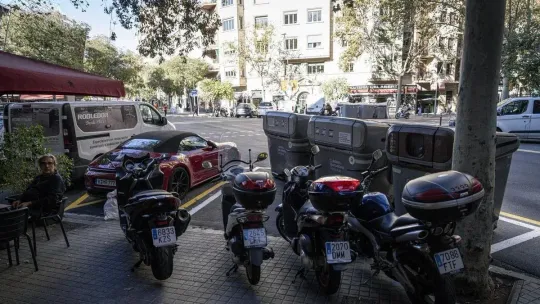 Motorcycle Parking Barcelona: 2,700 Complaints Spark City Action