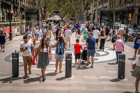 Barcelona Traffic Light Batteries: City Installs 1,000 to Prevent Blackout Chaos