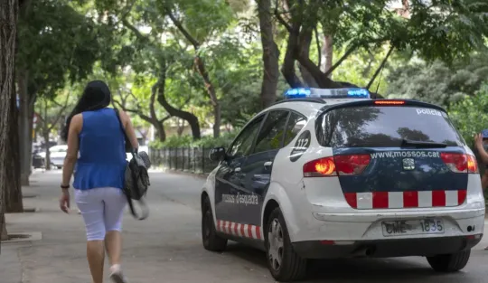 Santa Coloma de Gramenet Assault: Police Hunt Suspect After Elderly Woman Attacked