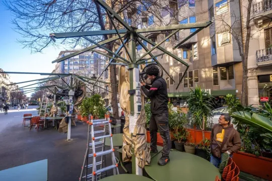 Barcelona Wind Alert Retail Impact: Storm Nils Forces City-Wide Closures