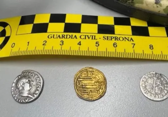 Ancient Coins Recovered: Civil Guard Seizes Roman and Caliphate Coins in Tarragona