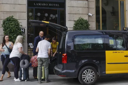 Barcelona Mass Tourism: 76% of Residents Say Limit Reached