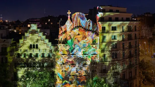 Casa Batlló Projection Show: Passeig de Gràcia Traffic Disruption Details