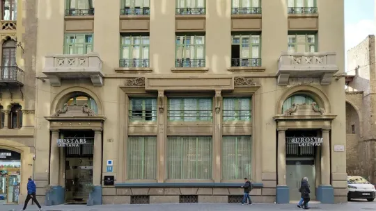 Via Laietana Architecture: A Lost Chicago Masterpiece Lives On in Barcelona