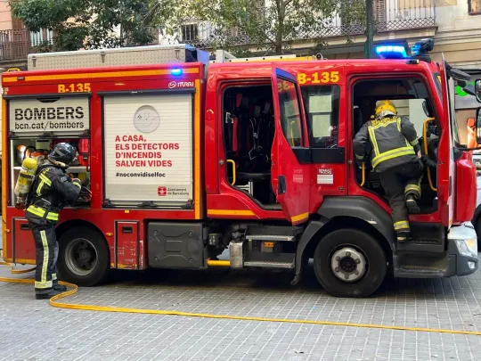 Les Corts Flat Fire Injures Two, Displaces 27 Residents