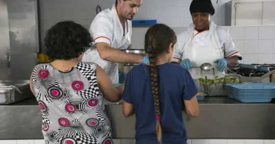 Catalonia: 65% of Public High Schools Lack Cafeteria Service