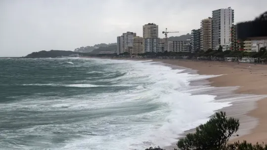Catalan Storm Emergency: Surfer Missing, 900 Calls