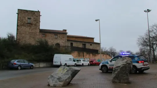 Evicted B9 Residents Occupy Badalona’s Closed Shelter