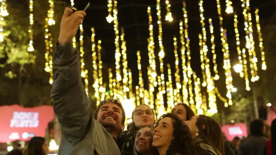 Barcelona Christmas Bus Tour: 90-Minute Festive Lights Route