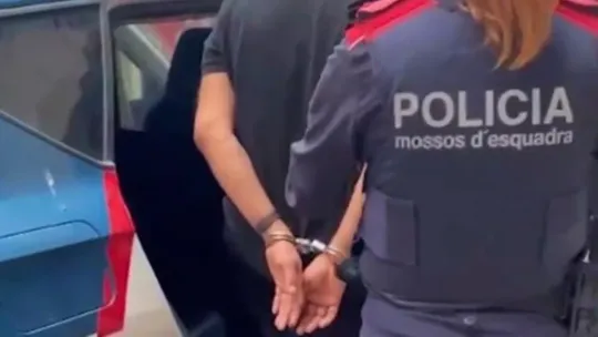 Police Arrest 4 in Barcelona ATM Scam Using Stolen Phones
