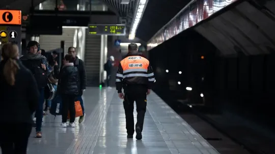 Barcelona Metro Guards Strike Over Christmas Holidays
