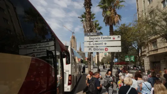 Barcelona Launches €35 Coach Parking Permit System