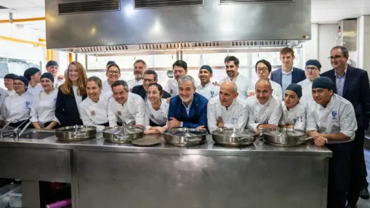 Michelin-Starred Chefs Prepare 1,500 Christmas Meals in