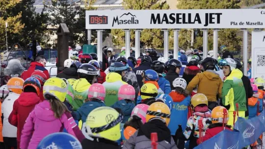 Early Snowfall Drives Surge at Catalan Ski Resorts