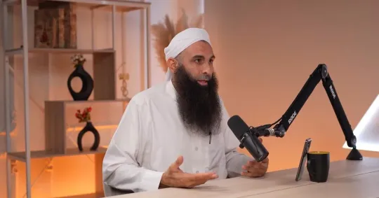 Islamic Influencers Reach Young Muslims in Catalonia