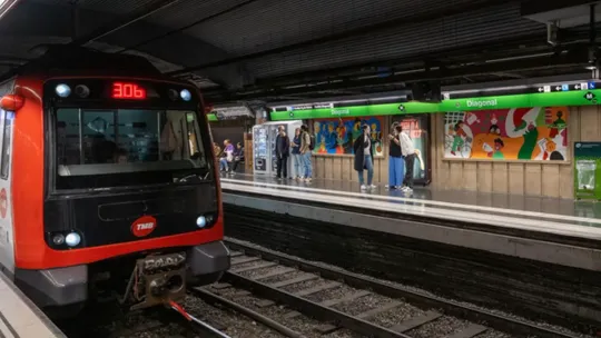 Man Dies in Barcelona Metro Accident at Diagonal Station