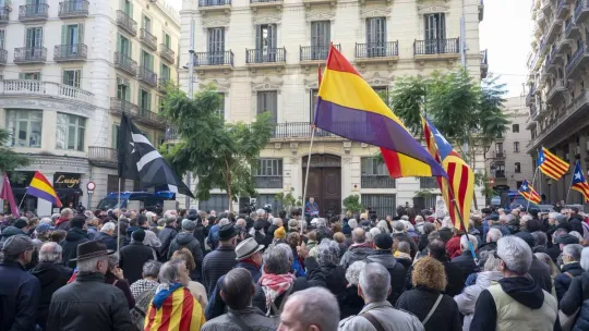 Barcelona Protesters Battle To Transform Police HQ