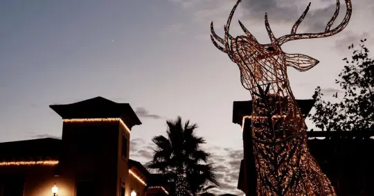 La Roca Village Deploys 150 Boutiques for Christmas