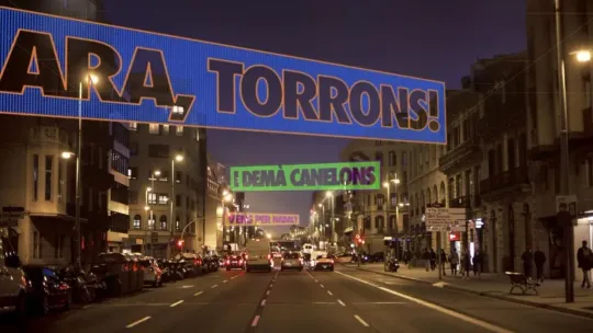 Eixample Respira Slams Aragó Street Christmas Lights for Encouraging Traffic and Unsafe Speeds