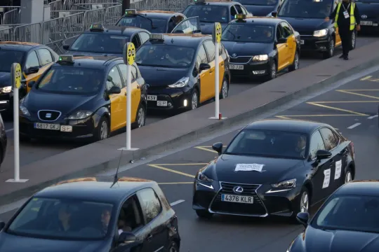 Barcelona Faces Mobility Shake-Up as Proposed Taxi Regulations Threaten Ride-Hailing Services