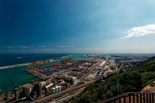 Badalona Port Worker Killed in Metal Structure Collapse