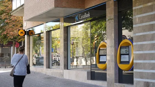 Masked Duo Raid Barcelona Bank in Brazen Daylight Heist