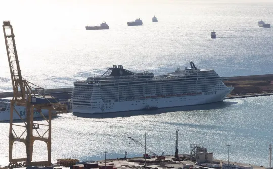 Cruise Ship Rescues 19 Migrants in 3-Meter Waves