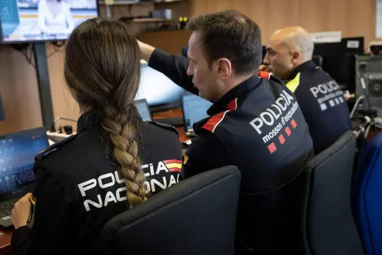 Barcelona Police Seize 40 in Knife Crime Crackdown