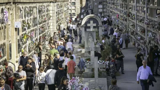 Barcelona Expands All Saints’ Day Services With Extended Hours and New Green Burial Spaces