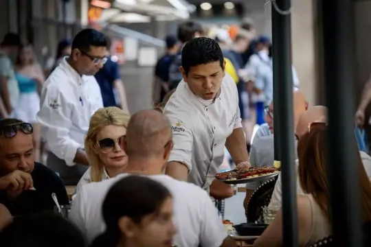 Speaking Catalan Pays: Workers in Barcelona Earn Up to 18% More, Study Reveals