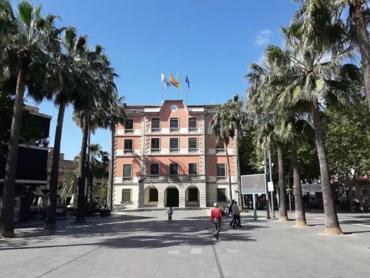 Castelldefels Crime Rate Drops 7.8% in Annual Security Report