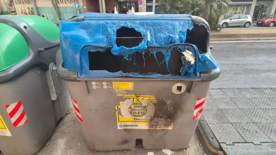 Badalona Fires Ravage 7 Containers in 4-Hour Surge