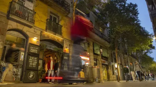 Barcelona District Bars Show Low Catalan Usage