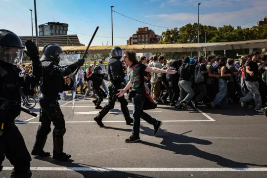 Barcelona Student Protest Turns Violent at Sants Station